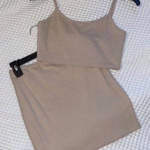 Beige Laura boutique 2 piece Crop top and skirt!